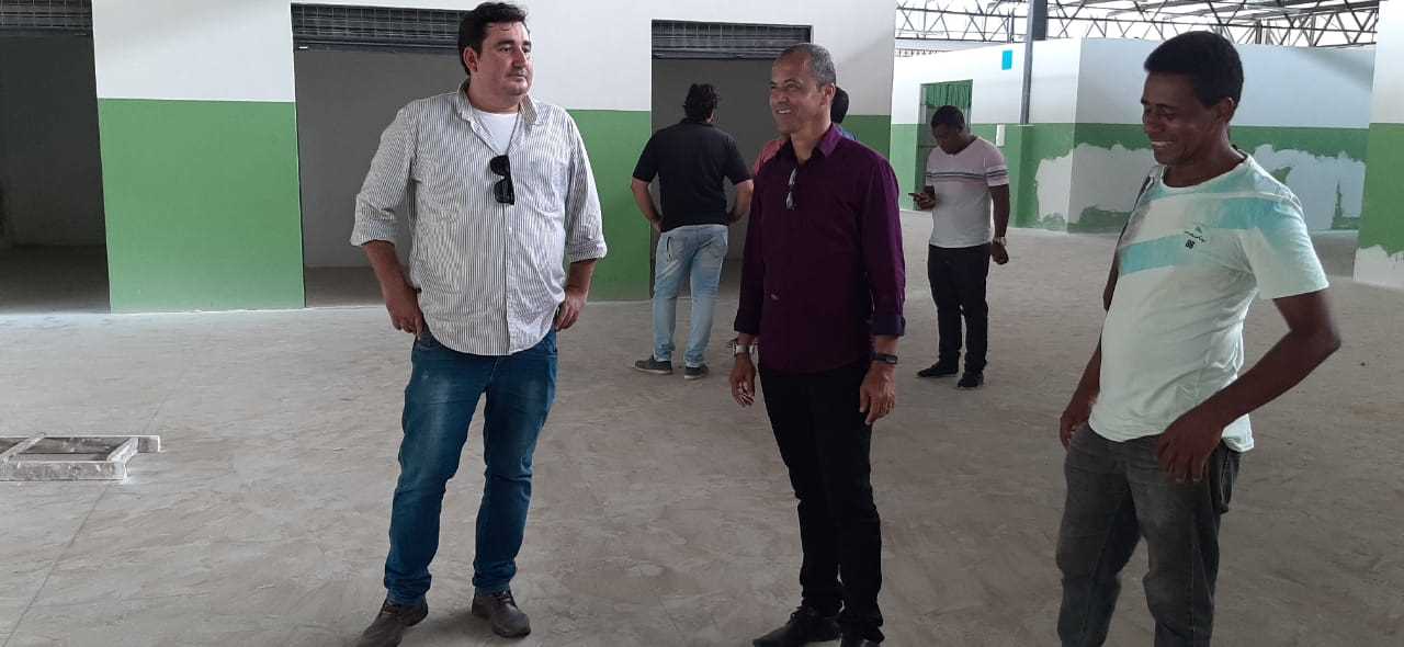 Camacã: Engenheiro realiza visita técnica no Centro de Abastecimento e na Feira livre de São João do  Panelinha